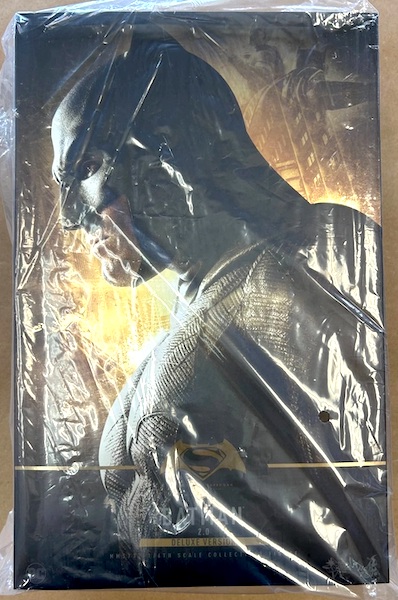 Batman v Superman Dawn of Justice MMS732 1/6th Scale Batman Deluxe Edition. Click to sell one