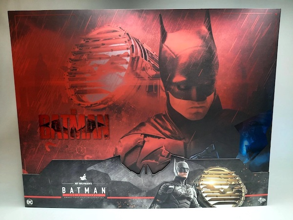 The Batman MMS641 1/6 Scale Batman And Bat-Signal. Click to value or sell one