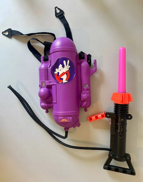 The Real Ghostbusters Ecto Charger Pack out of the box. Click to appraise yours