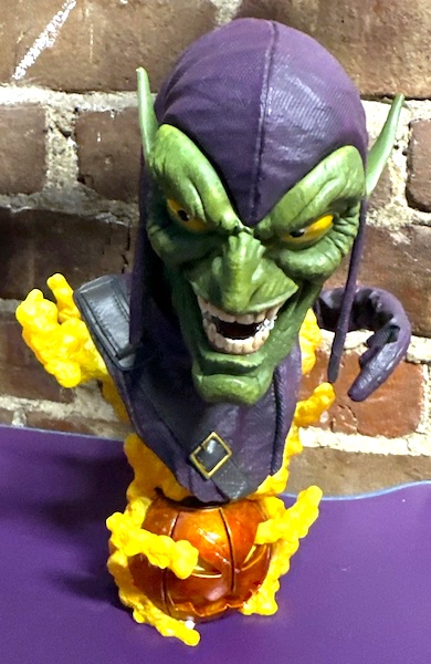 Marvel Comics Diamond Select Green Goblin 1:2 Scale Resin Bust out of the box. Click to sell or value yours