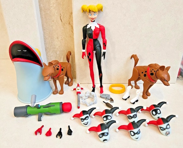 Batman The Animated Series Harley Quinn Expressions Pack out of the box. Click to value yours