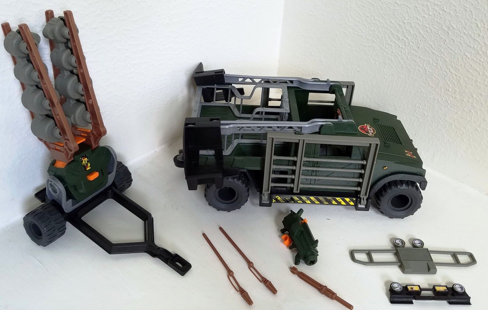 Jurassic Park The Lost World Humvee Capture Vehicle out of the box Jurassic Park The Lost World Humvee Capture Vehicle out of the box