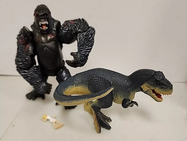 Kong The 8th Wonder Of The World Kong vs Juvenile V-Rex Set out of the box. Click to value or sell one