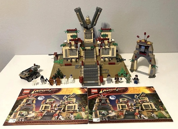 LEGO Indiana Jones 7627 Temple Crystal Skull assembled. Click to sell or value one