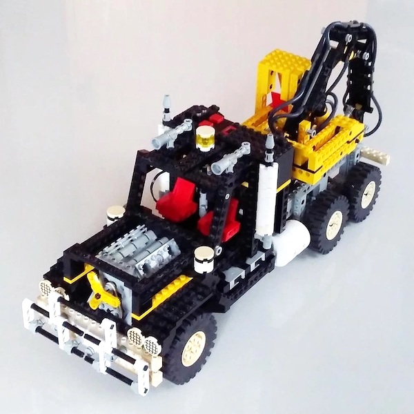 LEGO 8868 Technic Air Tech Claw Rig assembled. Click to sell one
