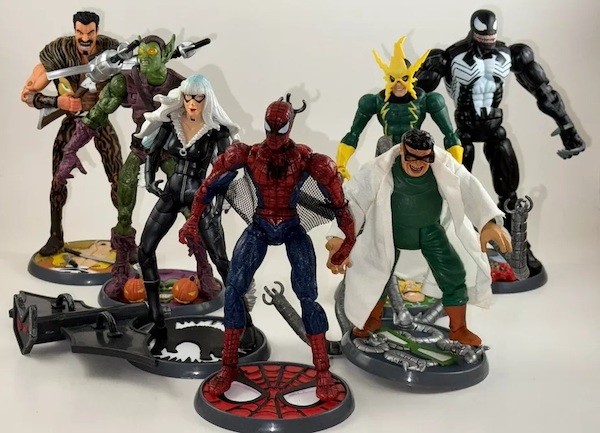Marvel Legends Spider-Man Sinister Six out of the box. Click to appraise free