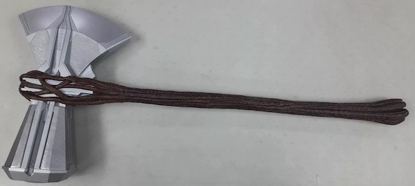 Marvel Legends Avengers Endgame Thor Electronic Stormbreaker out of the box. Click to value yours