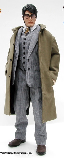 Superman Returns MMS027 1/6th Scale Clark Kent out of the box. Click to sell or value yours