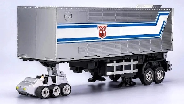 Transformers Flagship Optimus Prime Trailer Kit out of the box. Click to sell or appraise